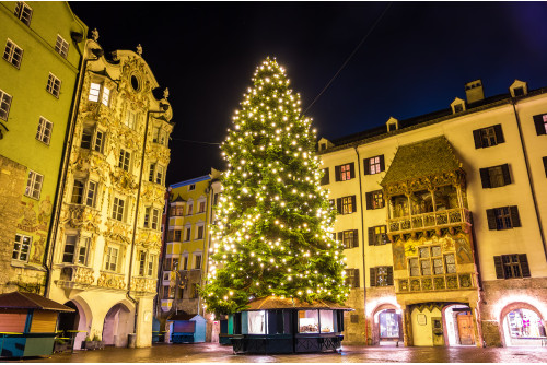 LES MERVEILLEUX MARCHES DE NOEL DU TYROL ET DE SALZBOURG