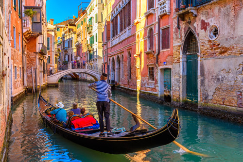 Venise et Viareggio, deux...