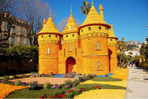 Le Carnaval de Nice " Vive la Reine" et La Fête des Citrons à Menton 4 jours