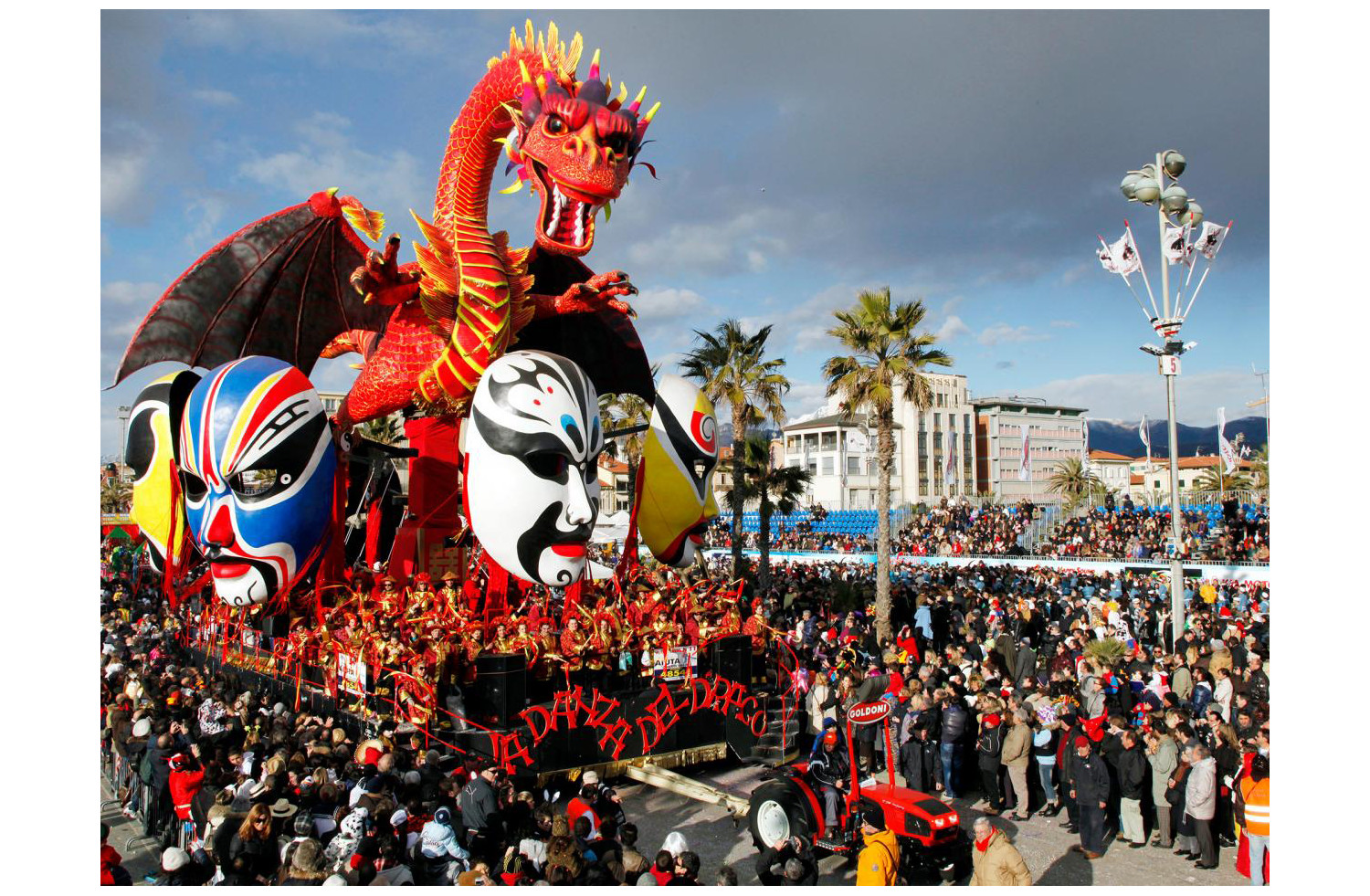 Venise et Viareggio, La Magie Des Carnavals Italiens