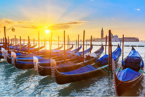 Venise et Viareggio, La Magie Des Carnavals Italiens