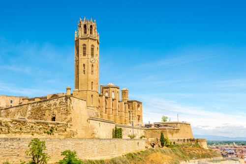 La Catalogne secrète : Llivia, Lérida, le Train des Lacs, Andorre