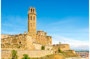 La Catalogne secrète : Llivia, Lérida, le Train des Lacs, Andorre