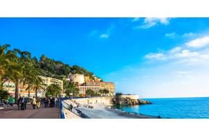 Sous le Charme de la Rivierre Francaise