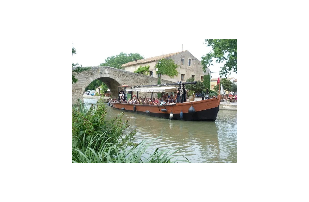 Le Somail (croisièreen gabare) et L'Oulibo 5le monde de l'olive)