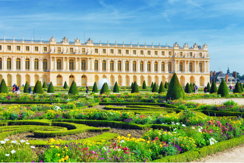 Sous Le Soleil de Paris, Notre Dame et Les Grandes Eaux de Versailles