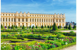 Sous Le Soleil de Paris, Notre Dame et Les Grandes Eaux de Versailles