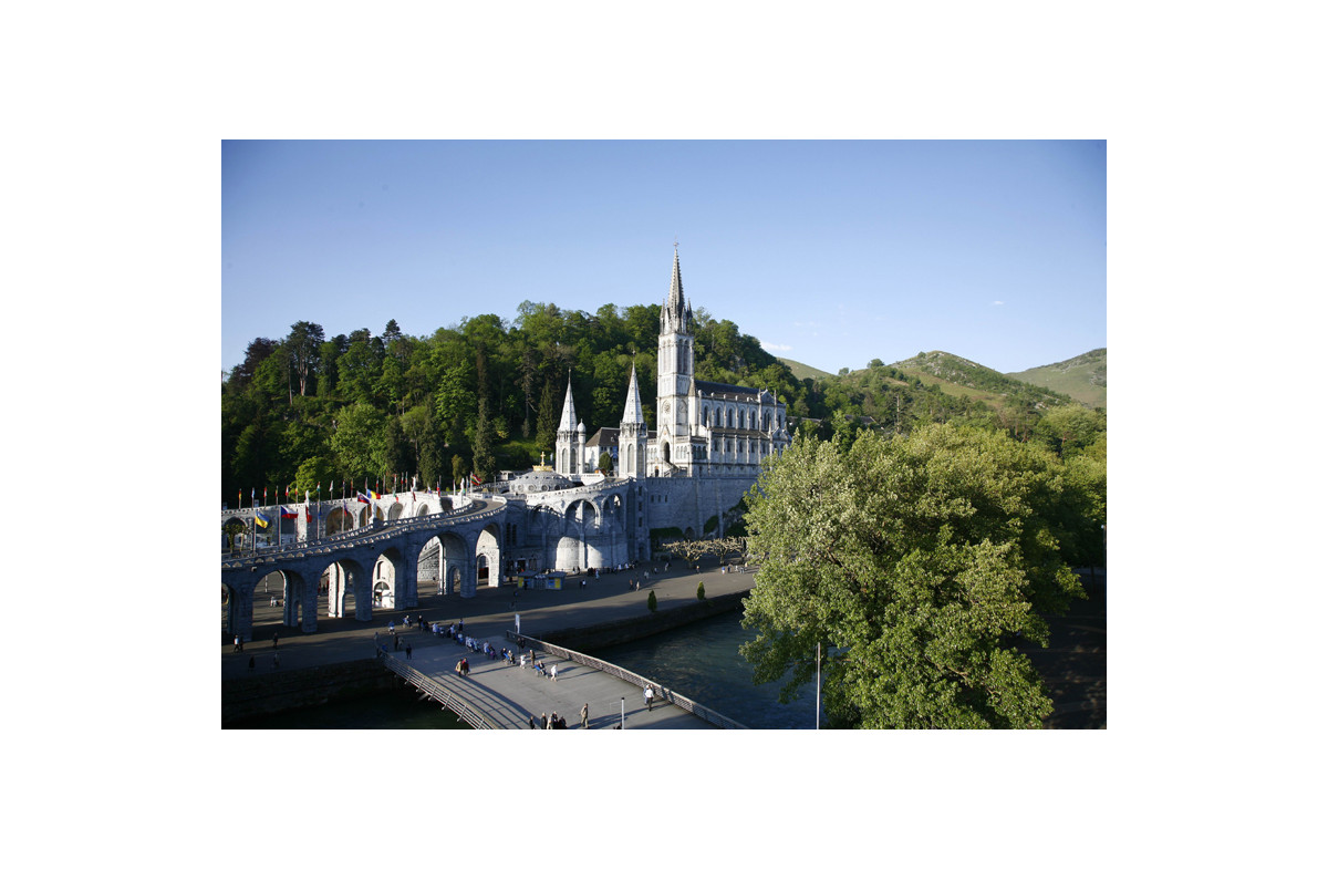 Journée à Lourdes : Pape Leon XIV et Rosaire