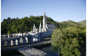 Journée à Lourdes : Pape Leon XIV et Rosaire